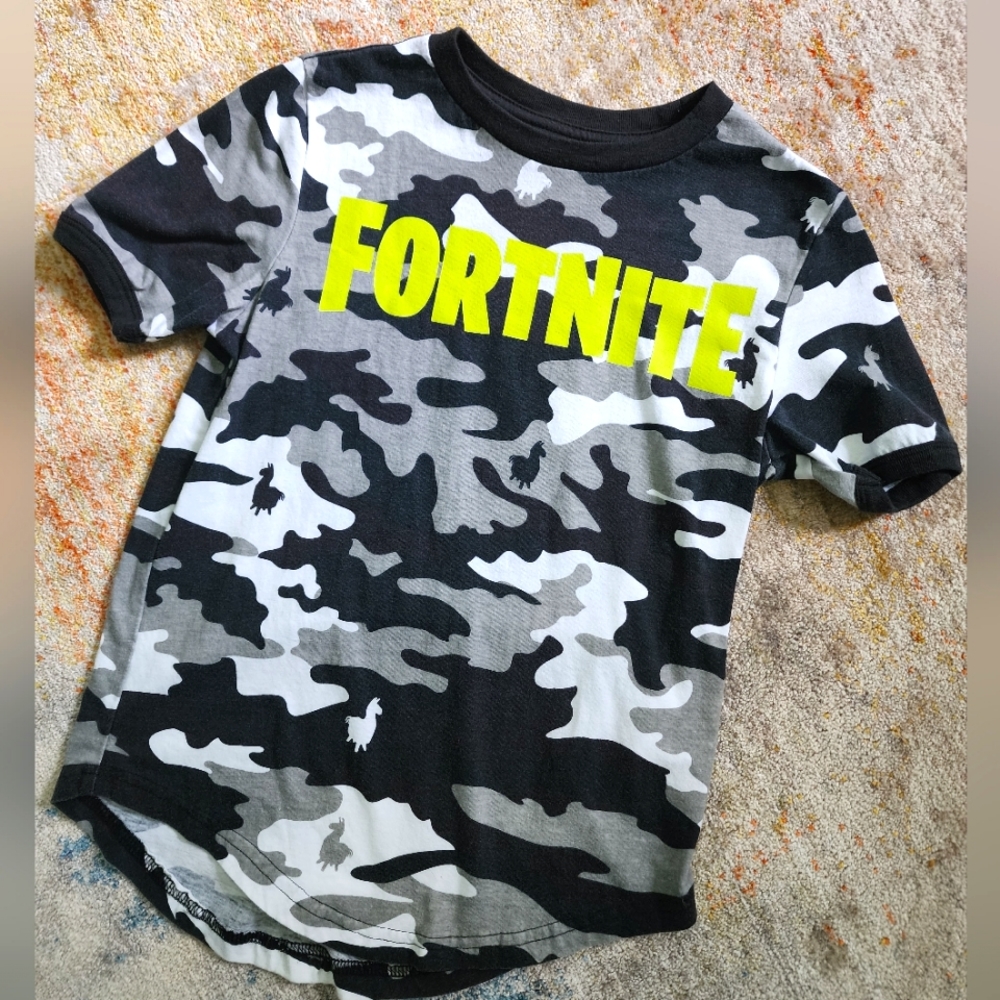 ** 2/$10 ** Fortnite Camo Llama Tee